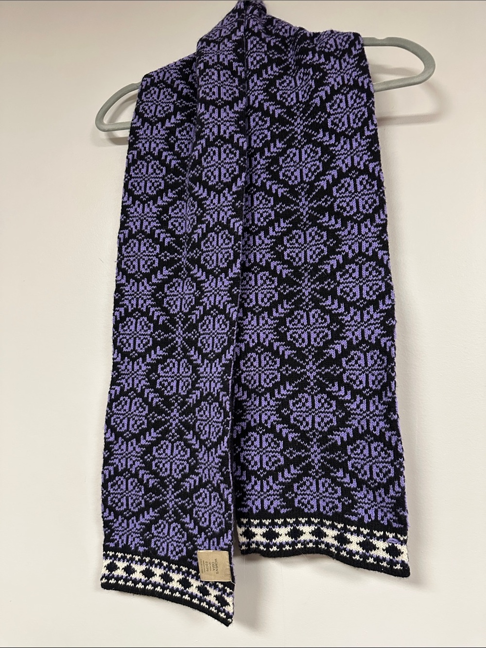 LL Bean 100% wool lavender & black Nordic print scarf EUC!